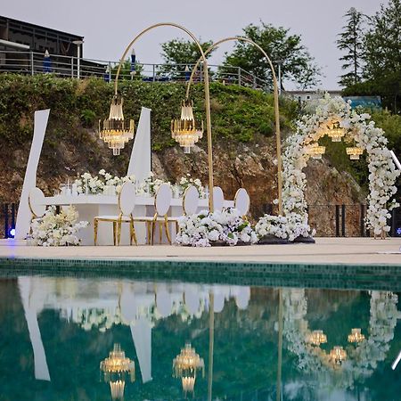 Maritim Marina Bay Resort Spa & Casino Adult Friendly Vlore Exterior photo Wedding at the hotel
