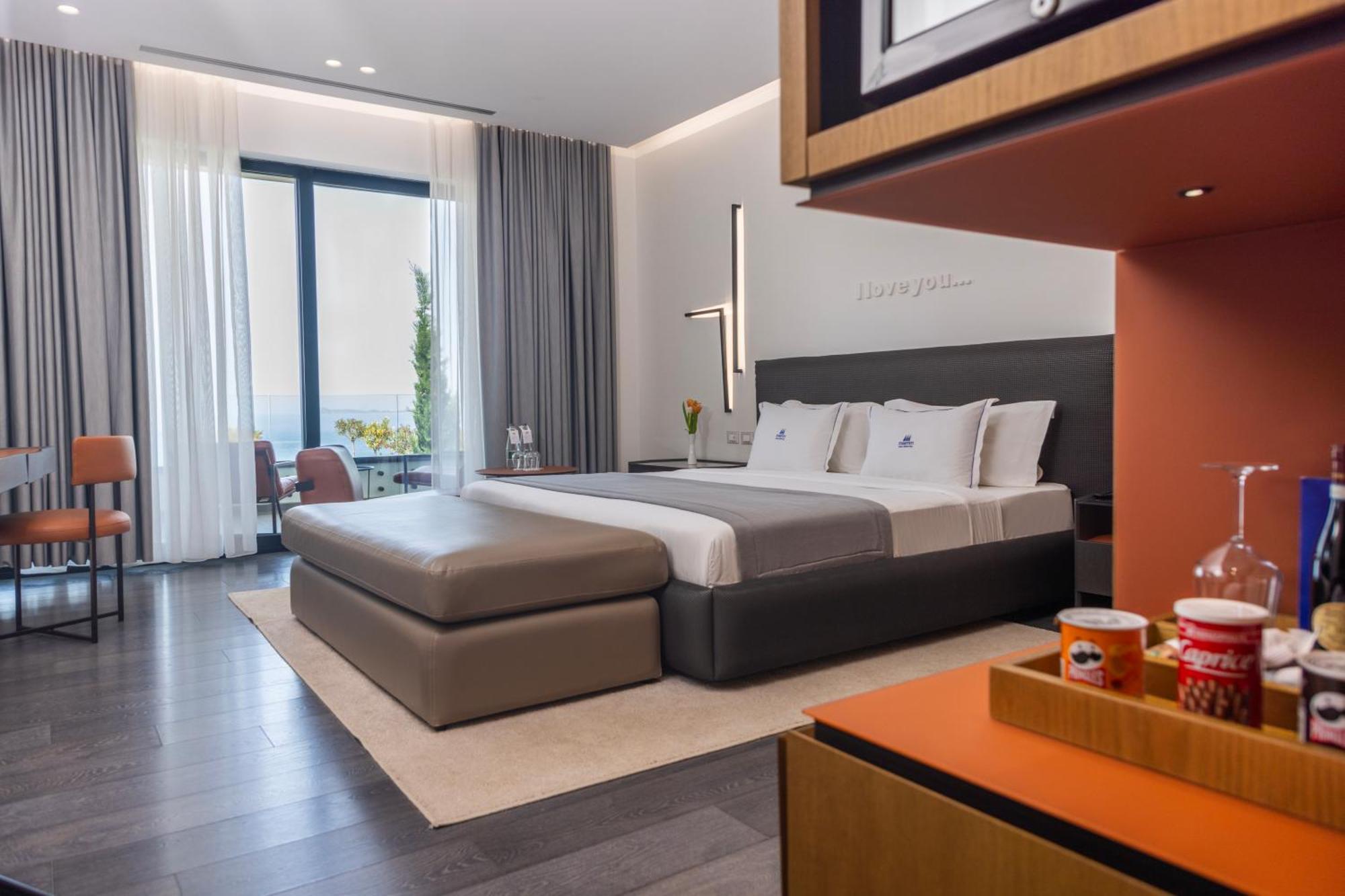 Maritim Marina Bay Resort Spa & Casino Adult Friendly Vlore Exterior photo Deluxe Room