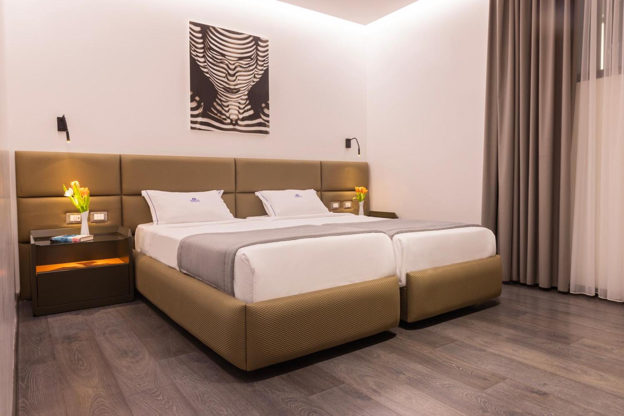 Maritim Marina Bay Resort Spa & Casino Adult Friendly Vlore Exterior photo A room at the hotel