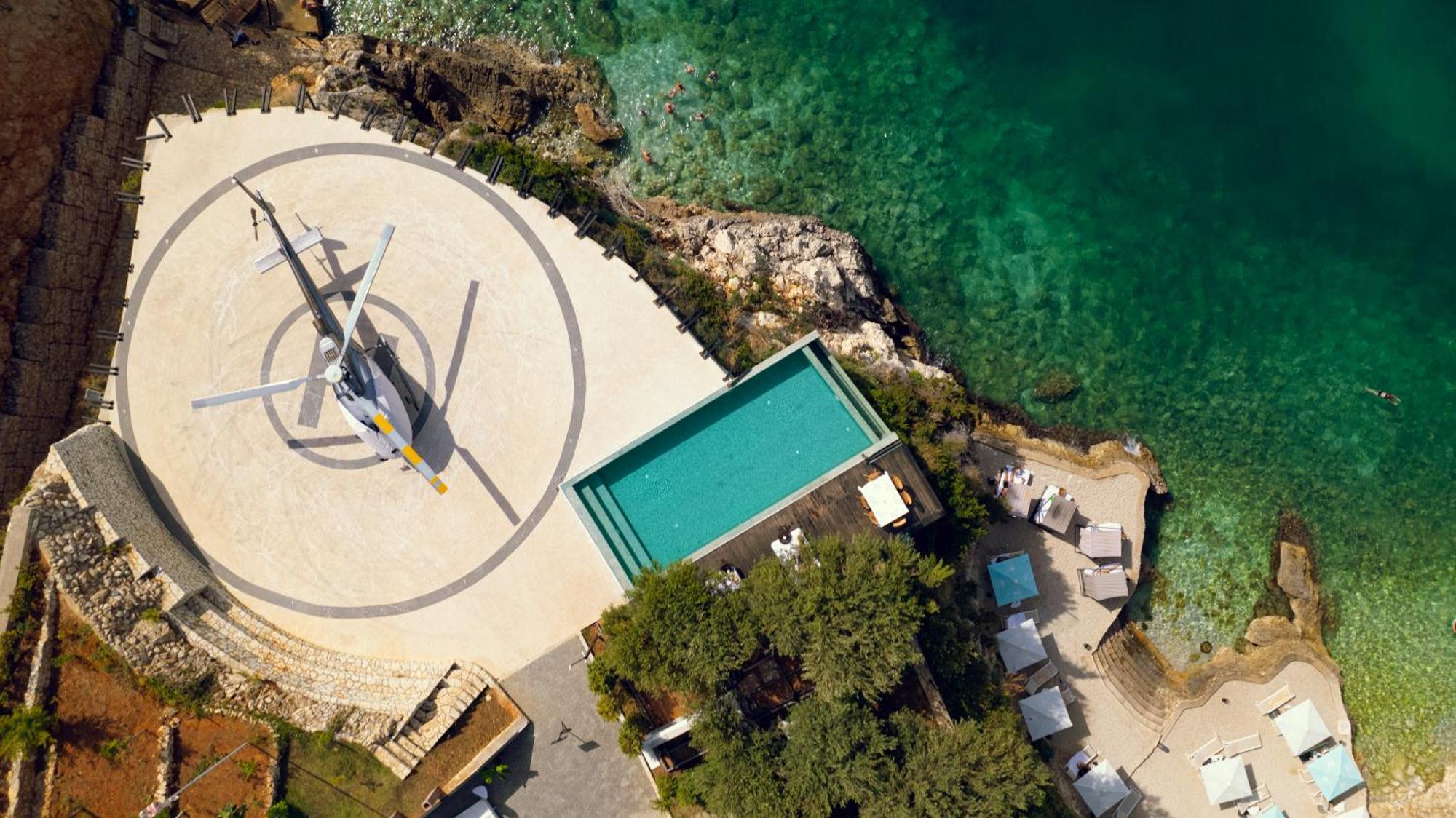 Maritim Marina Bay Resort Spa & Casino Adult Friendly Vlore Exterior photo Helicopter landing pad at the hotel