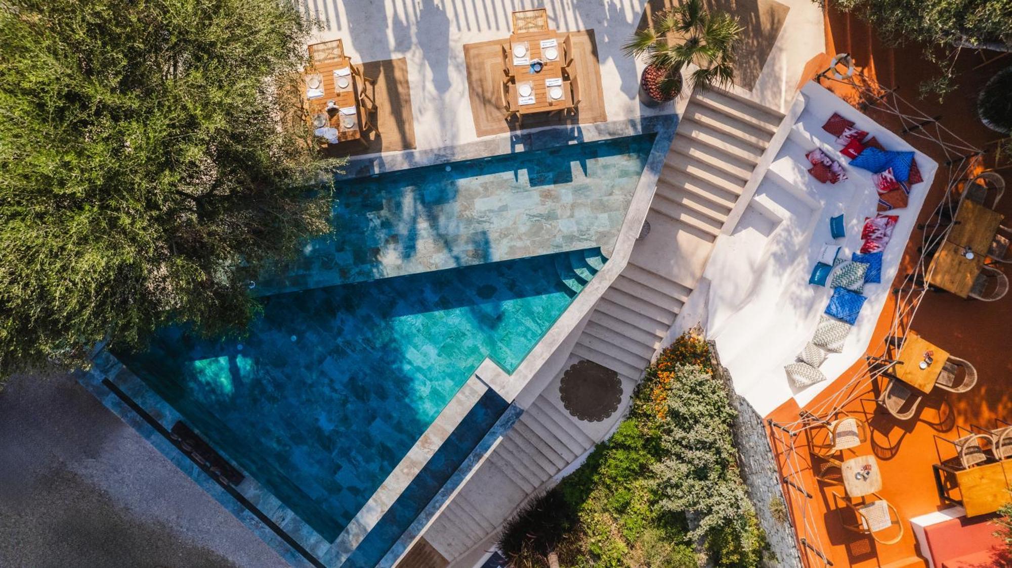 Maritim Marina Bay Resort Spa & Casino Adult Friendly Vlore Exterior photo The swimming pool at the hotel