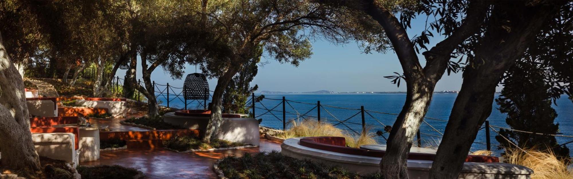 Maritim Marina Bay Resort Spa & Casino Adult Friendly Vlore Exterior photo The seafront of the hotel