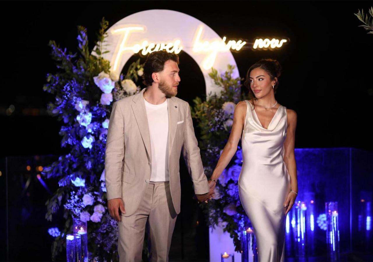 Maritim Marina Bay Resort Spa & Casino Adult Friendly Vlore Exterior photo Wedding of the couple in 2019