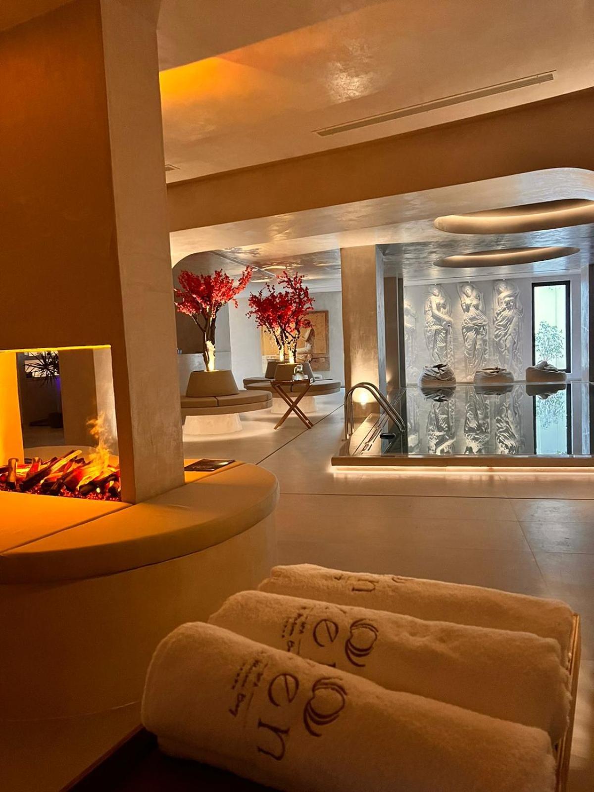 Maritim Marina Bay Resort Spa & Casino Adult Friendly Vlore Exterior photo Interior of the hotel